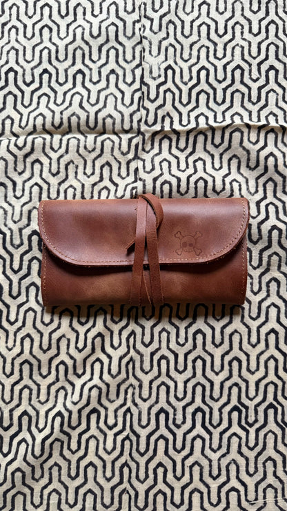 Leather tobacco pouch, premium tobacco pouch, durable leather pouch, stylish tobacco storage, elegant leather accessory, handcrafted tobacco holder, quality leather pouch.