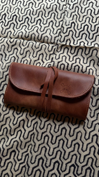 Leather tobacco pouch, premium tobacco pouch, durable leather pouch, stylish tobacco storage, elegant leather accessory, handcrafted tobacco holder, quality leather pouch.
