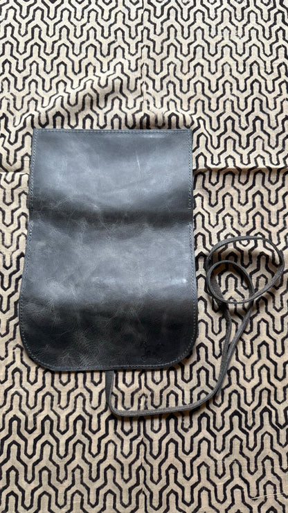 Leather tobacco pouch, premium tobacco pouch, durable leather pouch, stylish tobacco storage, elegant leather accessory, handcrafted tobacco holder, quality leather pouch.
