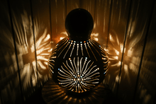 Chargez l&#39;image dans la visionneuse de la galerie, Gourd lamp Switzerland house table shades 