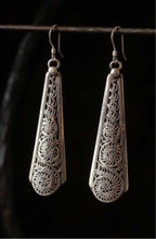 Chargez l&#39;image dans la visionneuse de la galerie, Newari earrings silver earrings unique handmade newari 