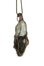 Load image into Gallery viewer, Handmade Crystal Pendant 