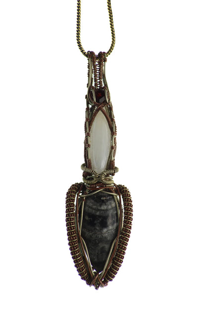 crystal jewellery, doti sutra, gemstone pendant,moonstone, uniqu jewellery