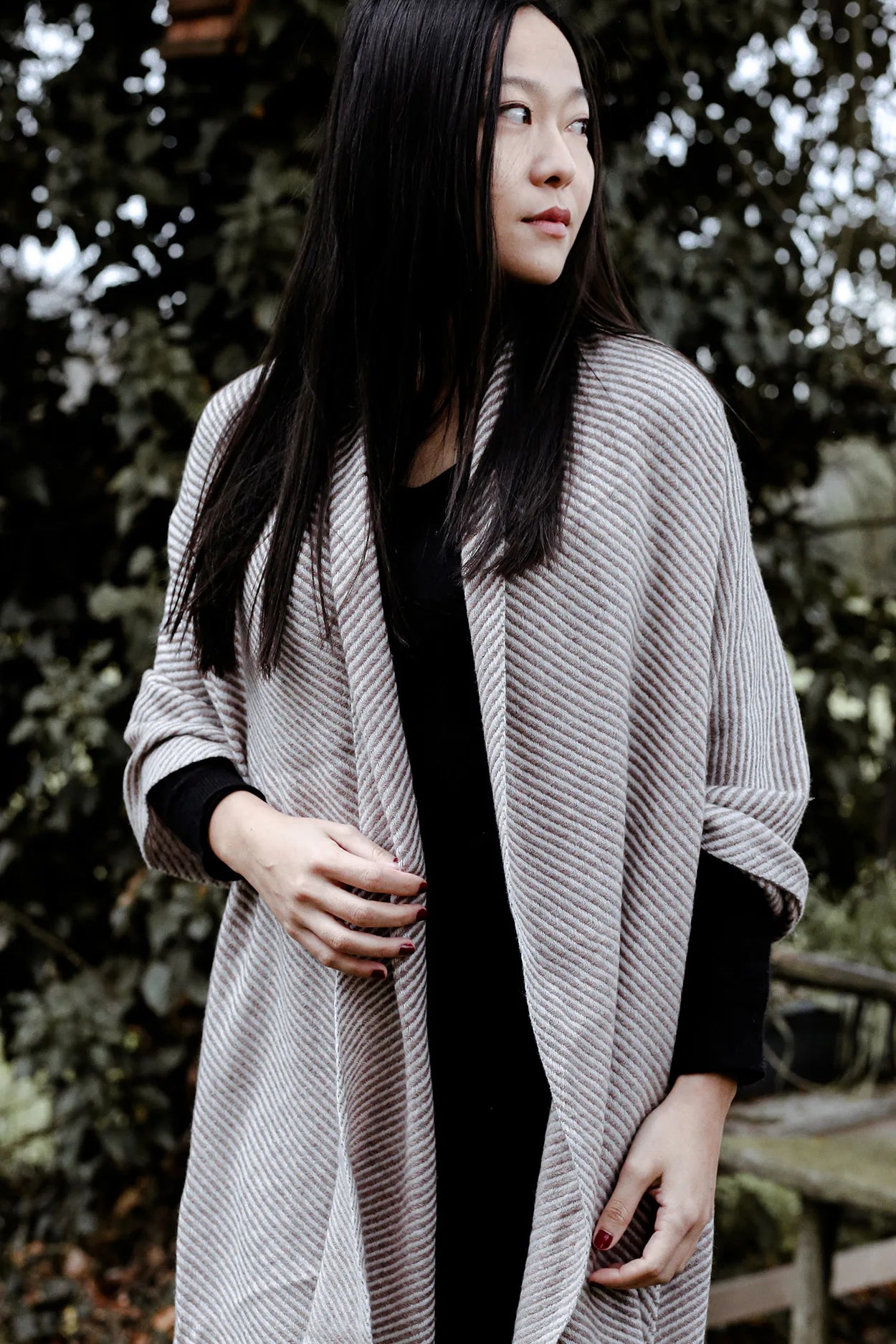 Soft shawl, wool shawl, doti sutra, shawl switzerland