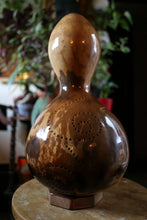 Chargez l&#39;image dans la visionneuse de la galerie, calabash, lamp, shade, handmade lamp, gourd lamp switzerland, doti sutra, gourds
