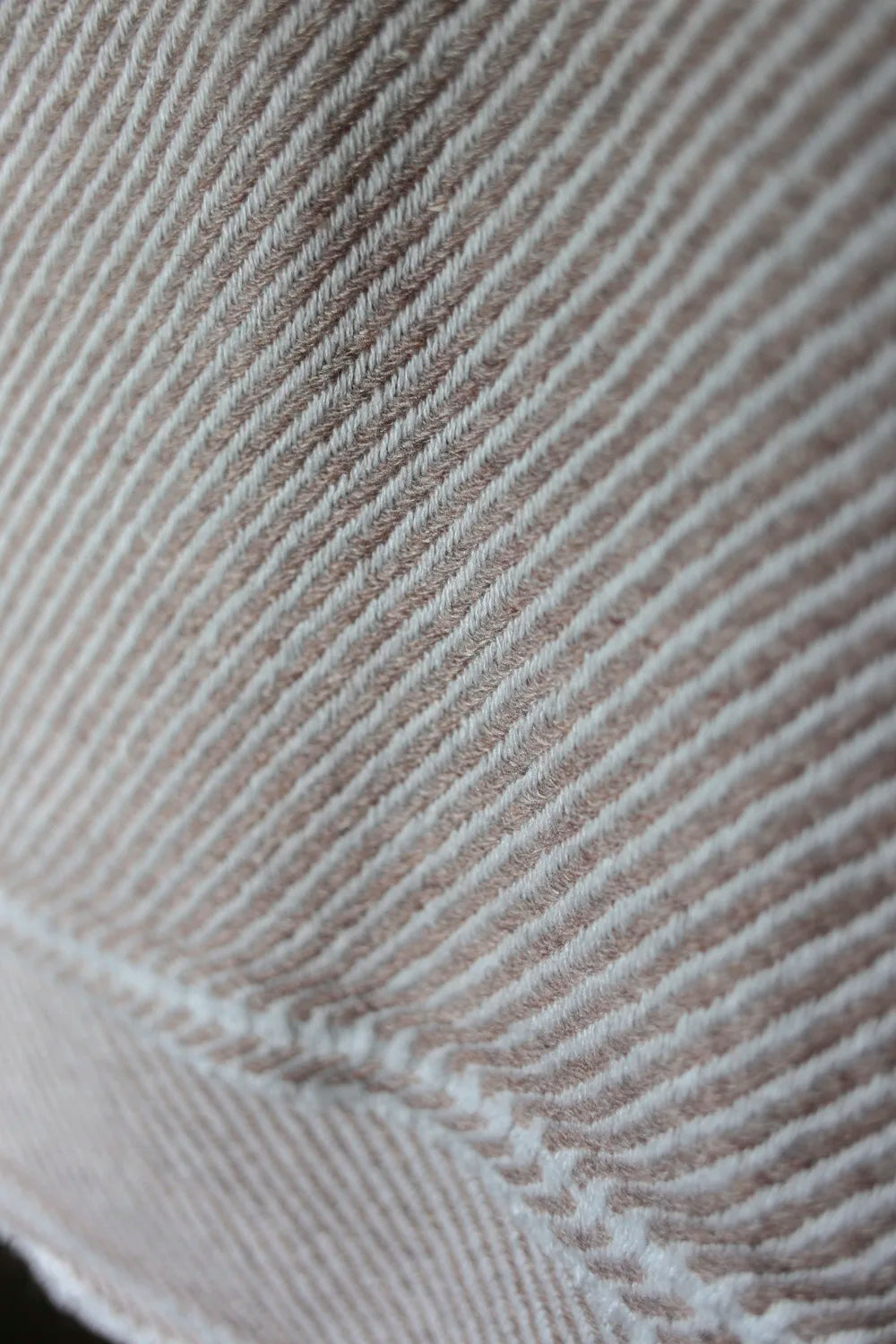 Soft shawl, wool shawl, doti sutra, shawl switzerland