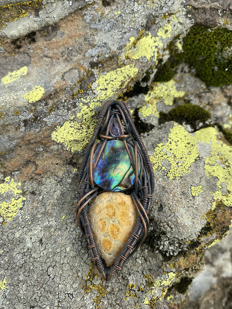 Wire-wrapped mystic jewellry from India combines the power of healing stones with natural metal elements. Handmade, unique, tree agate gemstone pendant. 