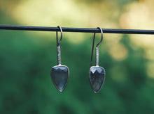 Load image into Gallery viewer, Labradorite earrings - dotisutra