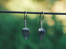 Chargez l&#39;image dans la visionneuse de la galerie, Labradorite earrings - dotisutra