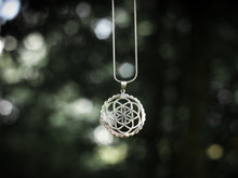 Load image into Gallery viewer, flower of life pendant