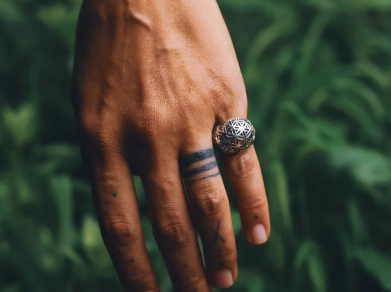 Flower of life ring, handmade, silver from India. 