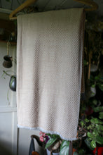 Chargez l&#39;image dans la visionneuse de la galerie, Soft shawl, wool shawl, doti sutra, shawl switzerland