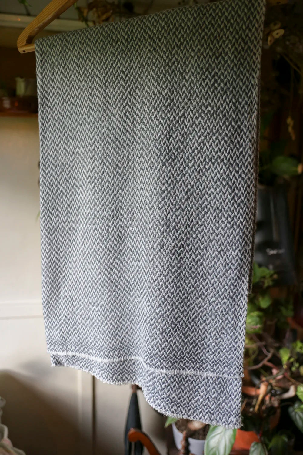 wool shawl, warm shawl, handmade shawl, doti sutra, shawl switzerland
