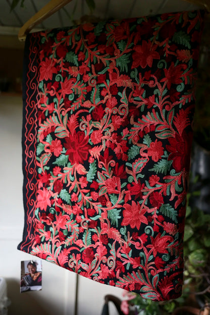 Soft shawl, wool shawl, doti sutra, shawl switzerland
