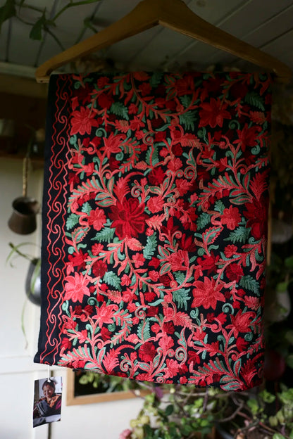 Soft shawl, wool shawl, doti sutra, shawl switzerland